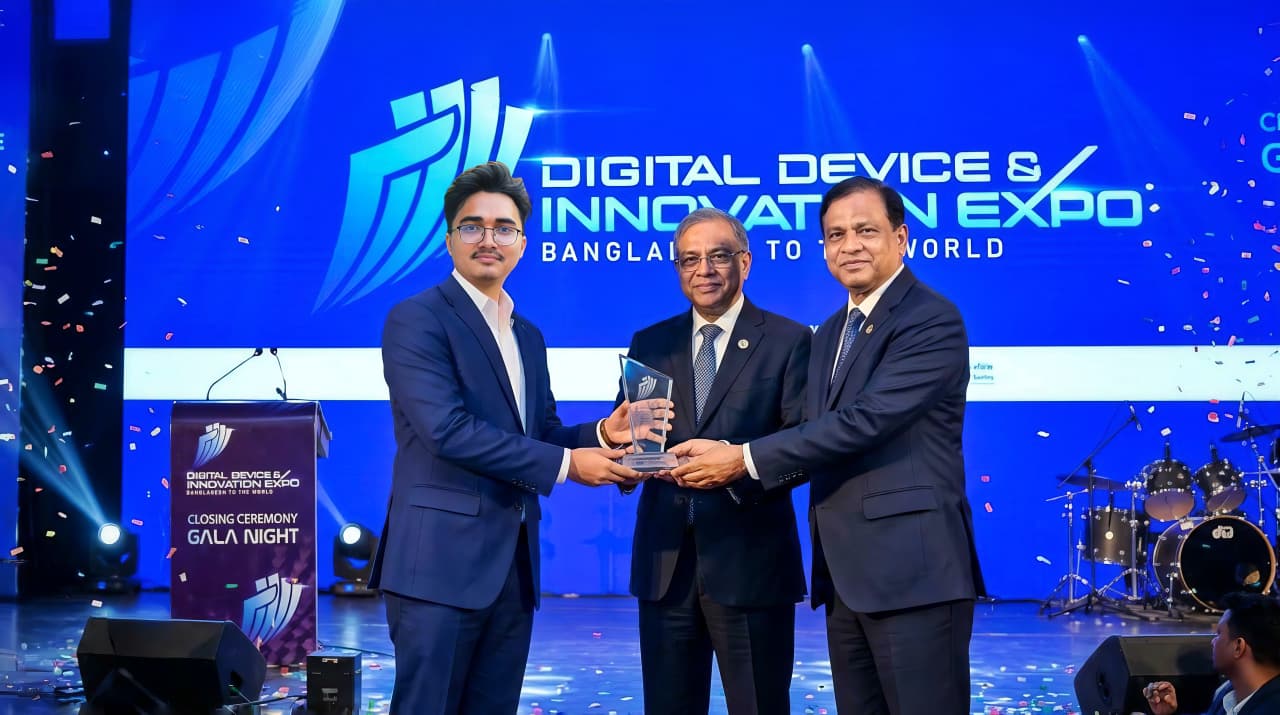 Tanveer Evan Rahat Youngest IT Expert & AI-Driven Marketer award in Digital Device & Innovation Expo (DDI) 2025