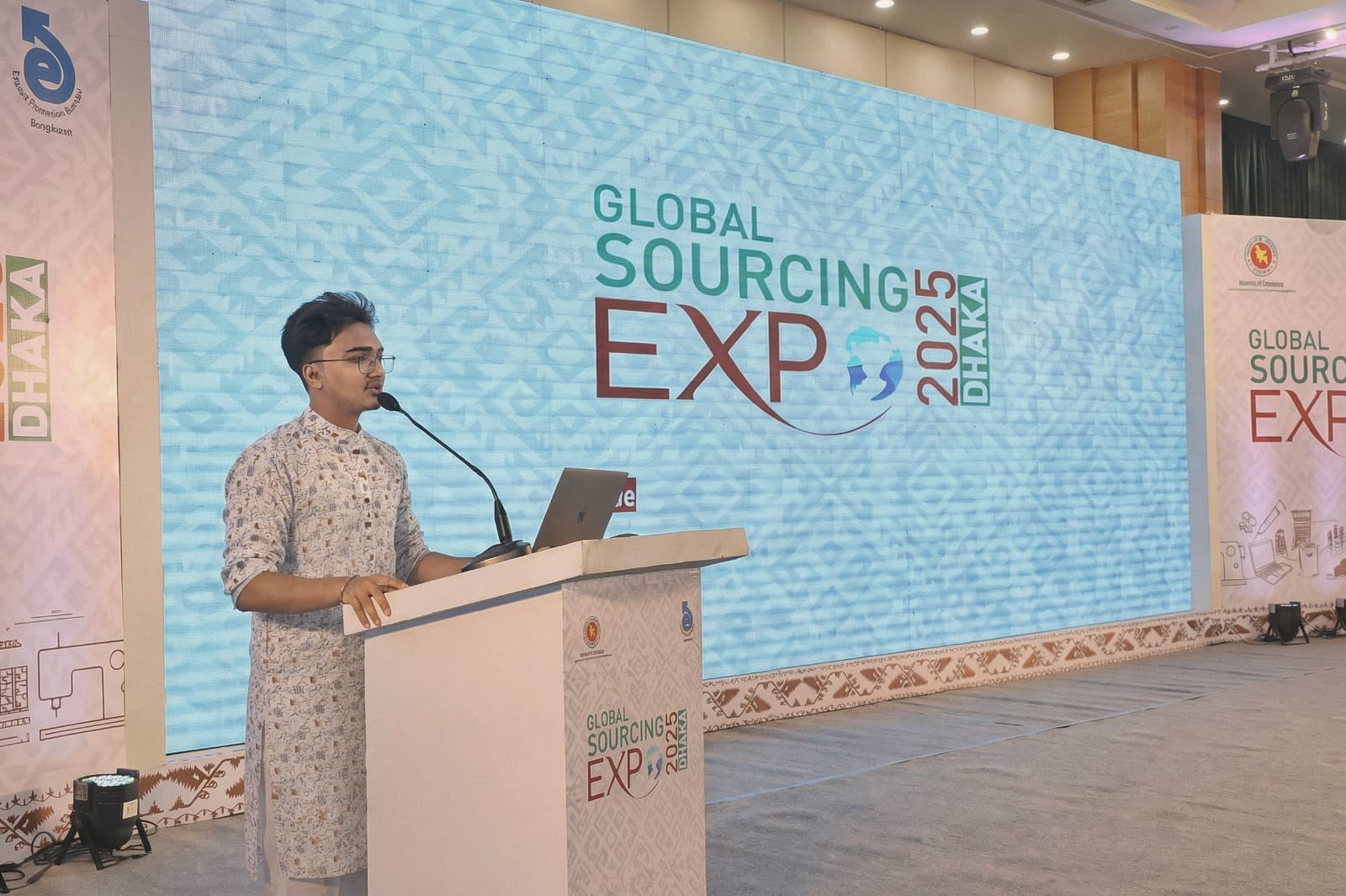 Tanveer Evan Rahat Youngest IT Expert & AI-Driven Marketer award in Global Sourcing Expo 2025